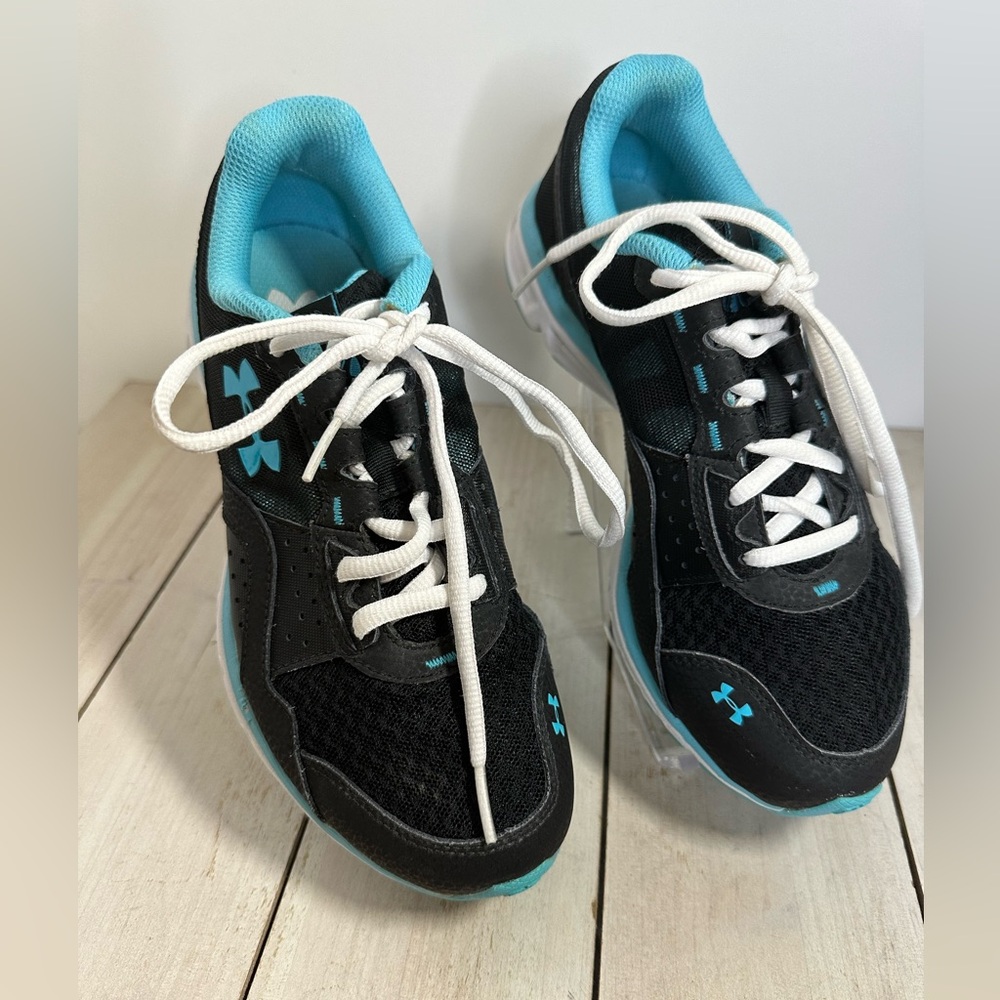 Women’s Under Armor running athletic shoes SZ 6.5 black netting aqua blue